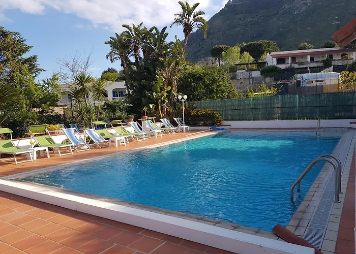 Park Calitto Отель Форио