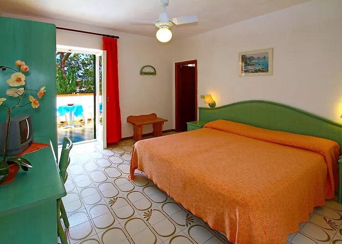 Park Calitto Отель Форио